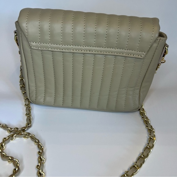 Cream and Gold Crossbody Bag with Quilted Texture and Gold Clasp - Picture 4 of 10